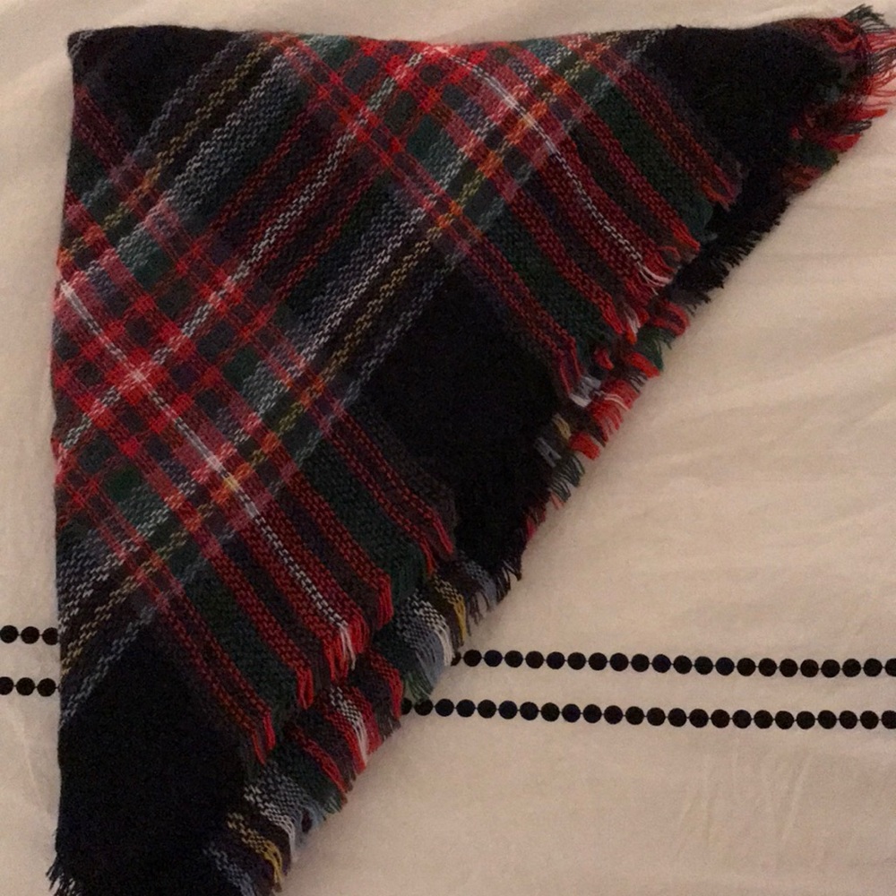NWOT Oversized Plaid Scarf